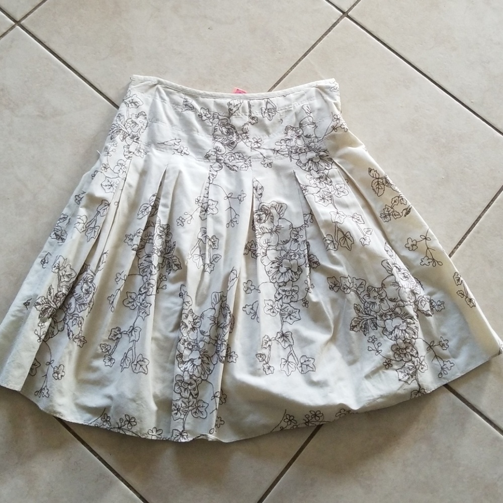 Embroidered flare skirt